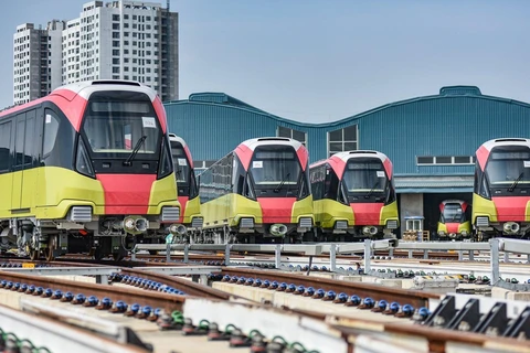 呠至河内火车站轻轨列车自12月5日起试运