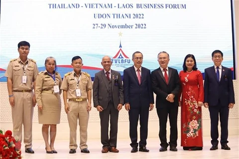 第一次泰越老三国商业论坛在泰国举行