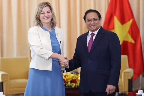 越南政府总理范明政会见荷兰外贸与发展合作大臣施赖纳马赫尔