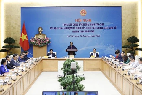 越南政府总理范明政主持召开疫苗外交工作总结会议