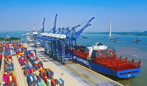 着力推进胡志明市海港发展 力争达到地区乃至国际标准