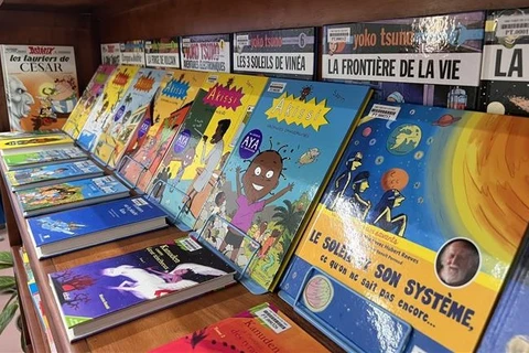 “法语图书空间”在芹苴市图书馆开设