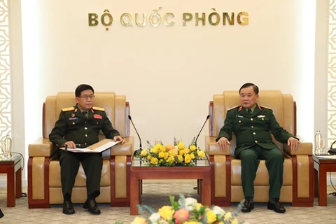 黄春战上将会见老挝国防部外事局代表和专员代表团