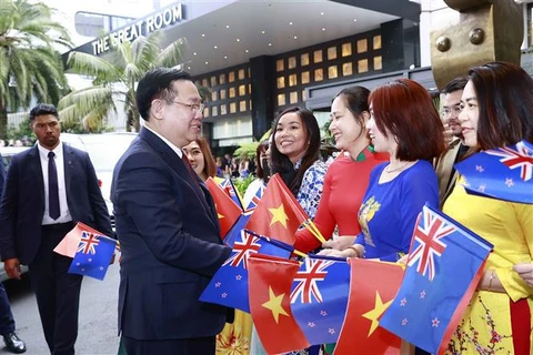 越南国会主席王廷惠抵达奥克兰开始对新西兰进行正式访问