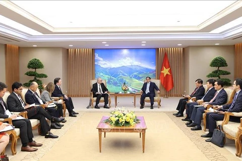 越南政府总理范明政会见美国—东盟商业委员会和美国企业代表