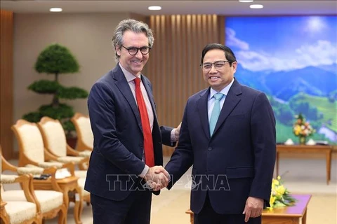 越南政府总理范明政会见欧盟驻越南代表团团长乔治·阿里贝蒂