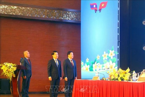 越老边境村寨模范村长法律政策宣传教育会议在乂安省举行
