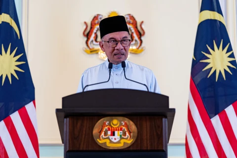 马来西亚新内阁成员同意减薪20%