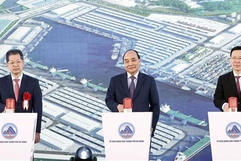 越南国家主席阮春福出席岘港莲沼港建设项目动工仪式