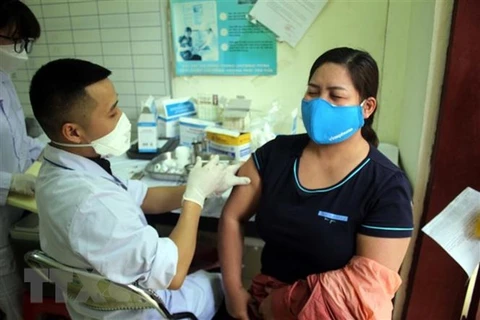 12月15日越南新增新冠肺炎确诊病例近400例