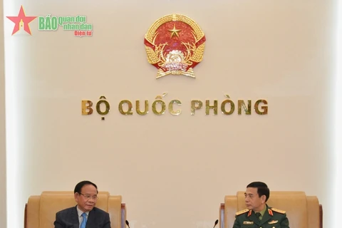 国防部长潘文江大将会见柬埔寨内政部国务秘书