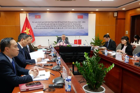 越南和中国商讨确保各边境口岸通关畅通的方案