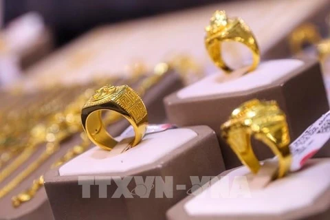 12月21日上午越南国内黄金价格每两上涨30万越盾
