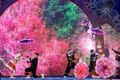 2022年木江界桃花节吸引大批游客前来旅游观光