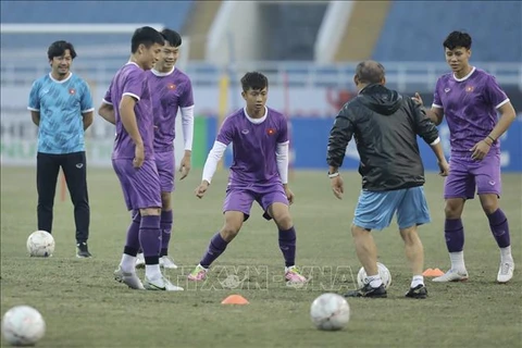 2022年三菱电机杯：越南国足队为半决赛第二回合比赛做好准备