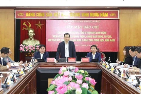 越共中央总书记阮富仲关于反腐败斗争的书籍公诸于众