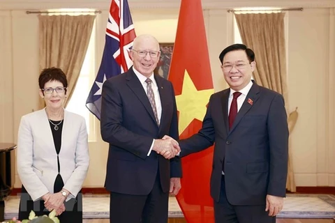 越南领导人向澳大利亚领导人致 国庆贺电