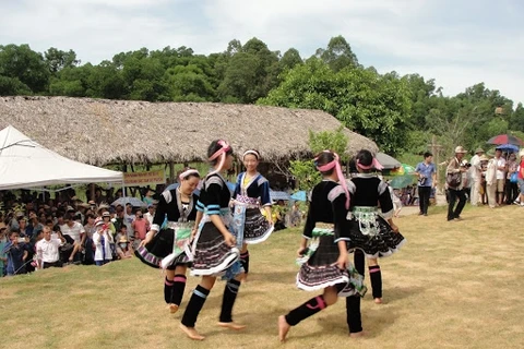 莱州省西拉族独特的传统春节