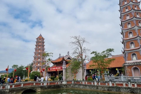 年初去越南中部最古老寺庙烧香拜佛