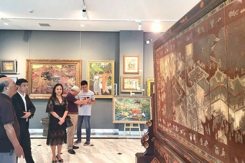 “美丽风光：来自新加坡和越南的现代绘画”画展：彰显越南绘画的生命力 