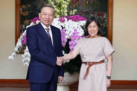 越南公安部部长苏林会见美国贸易代表凯瑟琳·戴