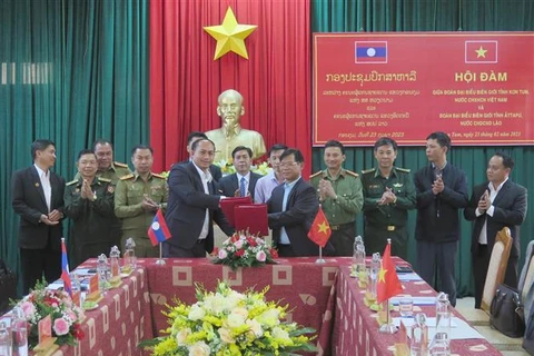 越南昆嵩省和老挝阿速坡省推动双边合作走深走实