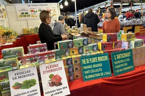 越南蜜饯和茶叶亮相2023年法国国际农业博览会 