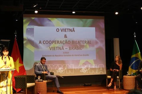 “与大使喝咖啡越南版本”活动在巴西举行