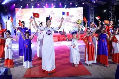 第23届九龙江三角洲地区法语节在芹苴市举行