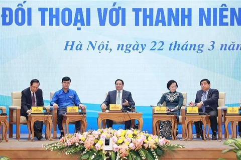 越南政府总理范明政与全国青年对话