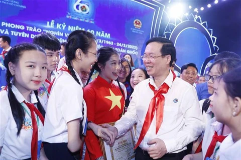 越南国家主席武文赏：让儿童“千件好事”花园更加灿烂多彩