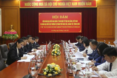 越南高平省和中国广西壮族自治区百色市加强企业交流