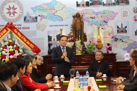政府副总理陈流光探访谅山-高平郊区并祝贺2023年复活节