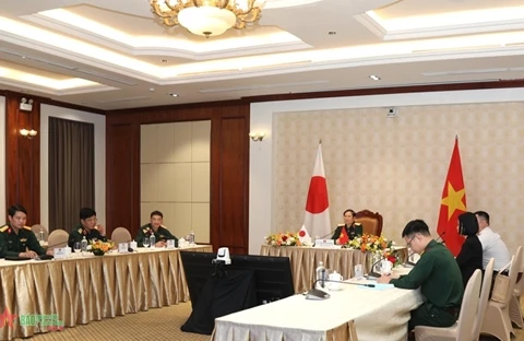 阮新疆上将与日本陆上自卫队联合参谋长举行视频会谈