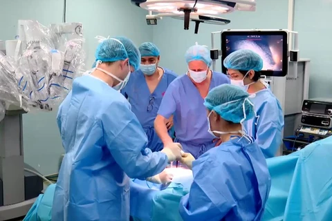 第20次科技会议 许多外国专家分享外科领域的经验