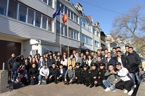 俄罗斯越南大学生分享学习与研究经验
