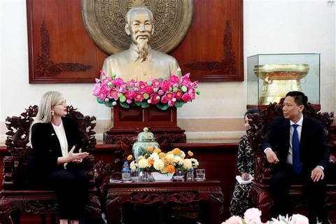 越南芹苴市与瑞典进一步促进双边贸易往来