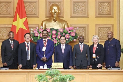 越南政府总理范明政会见各国农业部领导