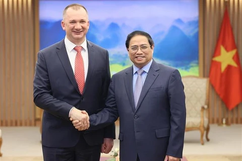 越南政府总理范明政会见白俄罗斯内务部部长