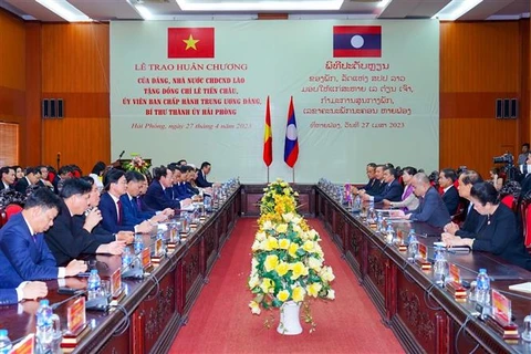 老挝建国阵线中央委员会代表团访问越南海防市