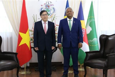 塞舌尔希望促进与越南在各个领域的友好合作关系