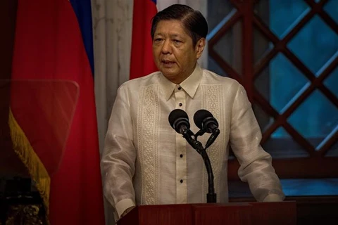 菲律宾总统启程访问美国