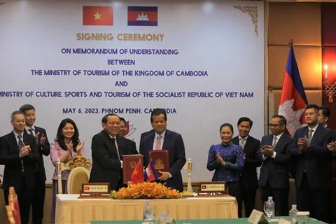越南与柬埔寨大力促进旅游和体育领域的合作