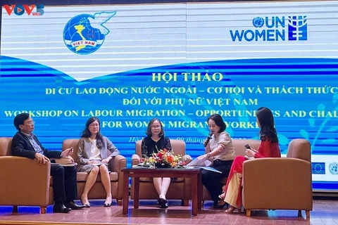 出国务工—越南妇女的机遇和挑战研讨会在河内举行