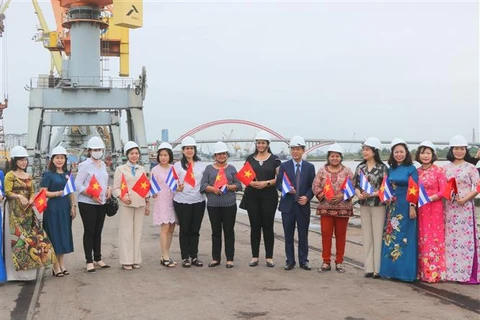 古巴妇女联合会高级代表团访问海防市