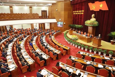 越南共产党第十三届中央委员会任期中期会议开幕