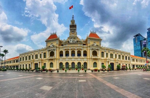 胡志明市人民委员会总部的月度参观旅游计划出炉