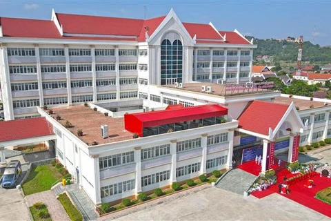 由越南援建的老越友谊医院在老挝川圹省竣工落成
