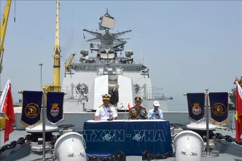 印度两艘海军舰艇抵达仙沙港 开始访问岘港市