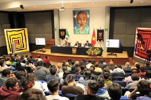 胡志明主席诞辰133周年：关于胡伯伯座谈会在墨西哥最大学校举行